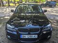 <div style='margin-bottom: 5px; font-size: 14px; color: #000000;'><div style='float: left;'><b>BMW</b> 320</div><div style='float: right;'>10 999<div style='text-align: right; font-size: 12px; font-weight: normal;'>ЛЕВА</div></div><div style='clear: both;'></div></div><img src=//vsichkikoli.com/img/obiavi/2025-10-12/car-d71846ee53ea59010af635eae528042e.jpg>