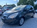 <div style='margin-bottom: 5px; font-size: 14px; color: #000000;'><div style='float: left;'><b>Opel</b> Meriva</div><div style='float: right;'>9 700<div style='text-align: right; font-size: 12px; font-weight: normal;'>ЛЕВА</div></div><div style='clear: both;'></div></div><img src=//vsichkikoli.com/img/obiavi/2025-10-16/car-2b6b213926af66470cd4a2ddf76675f9.jpg>