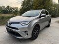 <div style='margin-bottom: 5px; font-size: 14px; color: #000000;'><div style='float: left;'><b>Toyota</b> RAV 4</div><div style='float: right;'>35 200<div style='text-align: right; font-size: 12px; font-weight: normal;'>ЛЕВА</div></div><div style='clear: both;'></div></div><img src=//vsichkikoli.com/img/obiavi/2025-10-17/car-1786b27102146171c932c9612f19da4b.jpg>