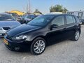 <div style='margin-bottom: 5px; font-size: 14px; color: #000000;'><div style='float: left;'><b>VW</b> Golf</div><div style='float: right;'>11 600<div style='text-align: right; font-size: 12px; font-weight: normal;'>ЛЕВА</div></div><div style='clear: both;'></div></div><img src=//vsichkikoli.com/img/obiavi/2025-10-18/car-be16a3483017f1d86120b73cce009509.jpg>