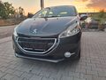 <div style='margin-bottom: 5px; font-size: 14px; color: #000000;'><div style='float: left;'><b>Peugeot</b> 208</div><div style='float: right;'>9 500<div style='text-align: right; font-size: 12px; font-weight: normal;'>ЛЕВА</div></div><div style='clear: both;'></div></div><img src=//vsichkikoli.com/img/obiavi/2025-10-19/car-f34abd101d01e298ce03160ac6254b06.jpg>