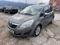 <div style='margin-bottom: 5px; font-size: 14px; color: #000000;'><div style='float: left;'><b>Opel</b> Meriva</div><div style='float: right;'>8 500<div style='text-align: right; font-size: 12px; font-weight: normal;'>ЛЕВА</div></div><div style='clear: both;'></div></div><img src=//vsichkikoli.com/img/obiavi/2025-10-23/car-e78ae98cb3b93eeb9e63f67a1293c1c3.jpg>