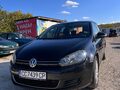 <div style='margin-bottom: 5px; font-size: 14px; color: #000000;'><div style='float: left;'><b>VW</b> Golf</div><div style='float: right;'>9 800<div style='text-align: right; font-size: 12px; font-weight: normal;'>ЛЕВА</div></div><div style='clear: both;'></div></div><img src=//vsichkikoli.com/img/obiavi/2025-10-23/car-1f73456abf53218035029bee100490a9.jpg>