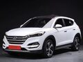 <div style='margin-bottom: 5px; font-size: 14px; color: #000000;'><div style='float: left;'><b>Hyundai</b> Tucson</div><div style='float: right;'>33 900<div style='text-align: right; font-size: 12px; font-weight: normal;'>ЛЕВА</div></div><div style='clear: both;'></div></div><img src=//vsichkikoli.com/img/obiavi/2025-10-24/car-52536c41ab3539744792631d348b8e42.jpg>