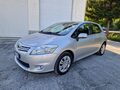 <div style='margin-bottom: 5px; font-size: 14px; color: #000000;'><div style='float: left;'><b>Toyota</b> Auris</div><div style='float: right;'>10 000<div style='text-align: right; font-size: 12px; font-weight: normal;'>ЛЕВА</div></div><div style='clear: both;'></div></div><img src=//vsichkikoli.com/img/obiavi/2025-10-25/car-ed16f877848262f061fbe13fae2e9fd0.jpg>