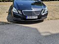 <div style='margin-bottom: 5px; font-size: 14px; color: #000000;'><div style='float: left;'><b>Mercedes-Benz</b> E 250</div><div style='float: right;'>12 800<div style='text-align: right; font-size: 12px; font-weight: normal;'>ЛЕВА</div></div><div style='clear: both;'></div></div><img src=//vsichkikoli.com/img/obiavi/2025-10-26/car-1515b32d220334655582d06bbb5b7430.jpg>