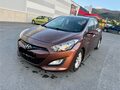 <div style='margin-bottom: 5px; font-size: 14px; color: #000000;'><div style='float: left;'><b>Hyundai</b> i30</div><div style='float: right;'>10 499<div style='text-align: right; font-size: 12px; font-weight: normal;'>ЛЕВА</div></div><div style='clear: both;'></div></div><img src=//vsichkikoli.com/img/obiavi/2025-10-27/car-52d31c0007ae8a764425814928da5a6d.jpg>
