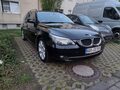 <div style='margin-bottom: 5px; font-size: 14px; color: #000000;'><div style='float: left;'><b>BMW</b> 520</div><div style='float: right;'>10 499<div style='text-align: right; font-size: 12px; font-weight: normal;'>ЛЕВА</div></div><div style='clear: both;'></div></div><img src=//vsichkikoli.com/img/obiavi/2025-10-27/car-7b2e2c5666f43a6b26fa7200d01c1293.jpg>