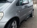 <div style='margin-bottom: 5px; font-size: 14px; color: #000000;'><div style='float: left;'><b>Mercedes-Benz</b> A 190</div><div style='float: right;'>3 521<div style='text-align: right; font-size: 12px; font-weight: normal;'>ЛЕВА</div></div><div style='clear: both;'></div></div><img src=//vsichkikoli.com/img/obiavi/2025-10-28/car-797537da87a7fd1518908d325d9027a9.jpg>