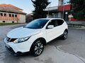 <div style='margin-bottom: 5px; font-size: 14px; color: #000000;'><div style='float: left;'><b>Nissan</b> Qashqai</div><div style='float: right;'>17 900<div style='text-align: right; font-size: 12px; font-weight: normal;'>ЛЕВА</div></div><div style='clear: both;'></div></div><img src=//vsichkikoli.com/img/obiavi/2025-11-01/car-aaac8b2690dd96f2965edf647d6fafe5.jpg>